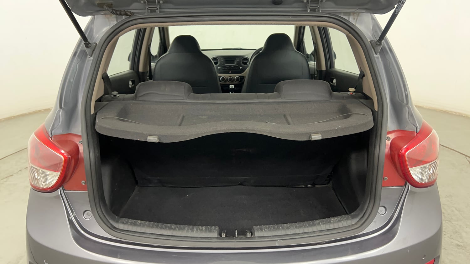 Used 2016 Hyundai Grand i10 Sportz 1.2 Kappa VTVT Petrol Manual interior DICKY INSIDE VIEW