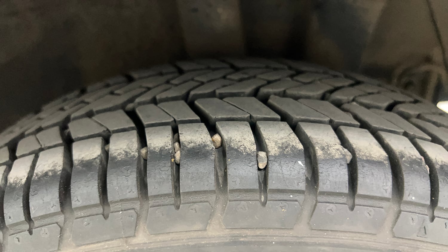 Used 2018 Hyundai Grand i10 Sportz (O) AT 1.2 Kappa VTVT Petrol Automatic tyres LEFT REAR TYRE TREAD VIEW