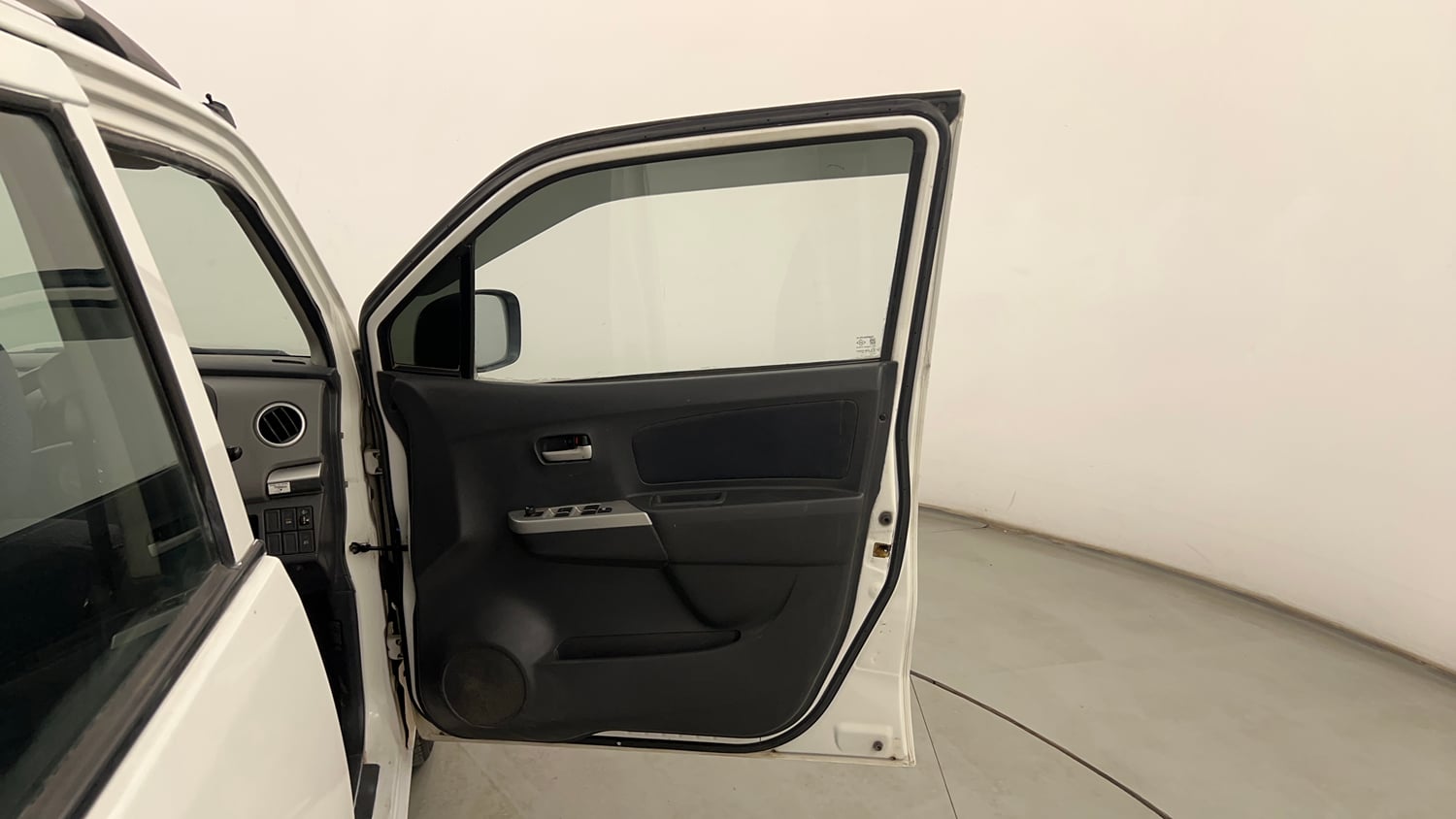 Used 2012 Maruti Suzuki Wagon R 1.0 VXi Petrol Manual interior RIGHT FRONT DOOR OPEN VIEW