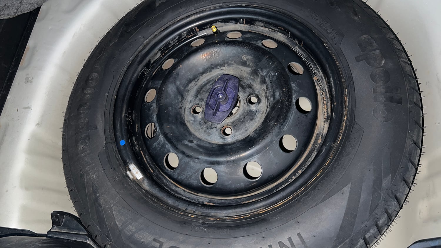 Used 2024 Maruti Suzuki Swift VXi (O) AMT Petrol Automatic tyres SPARE TYRE VIEW