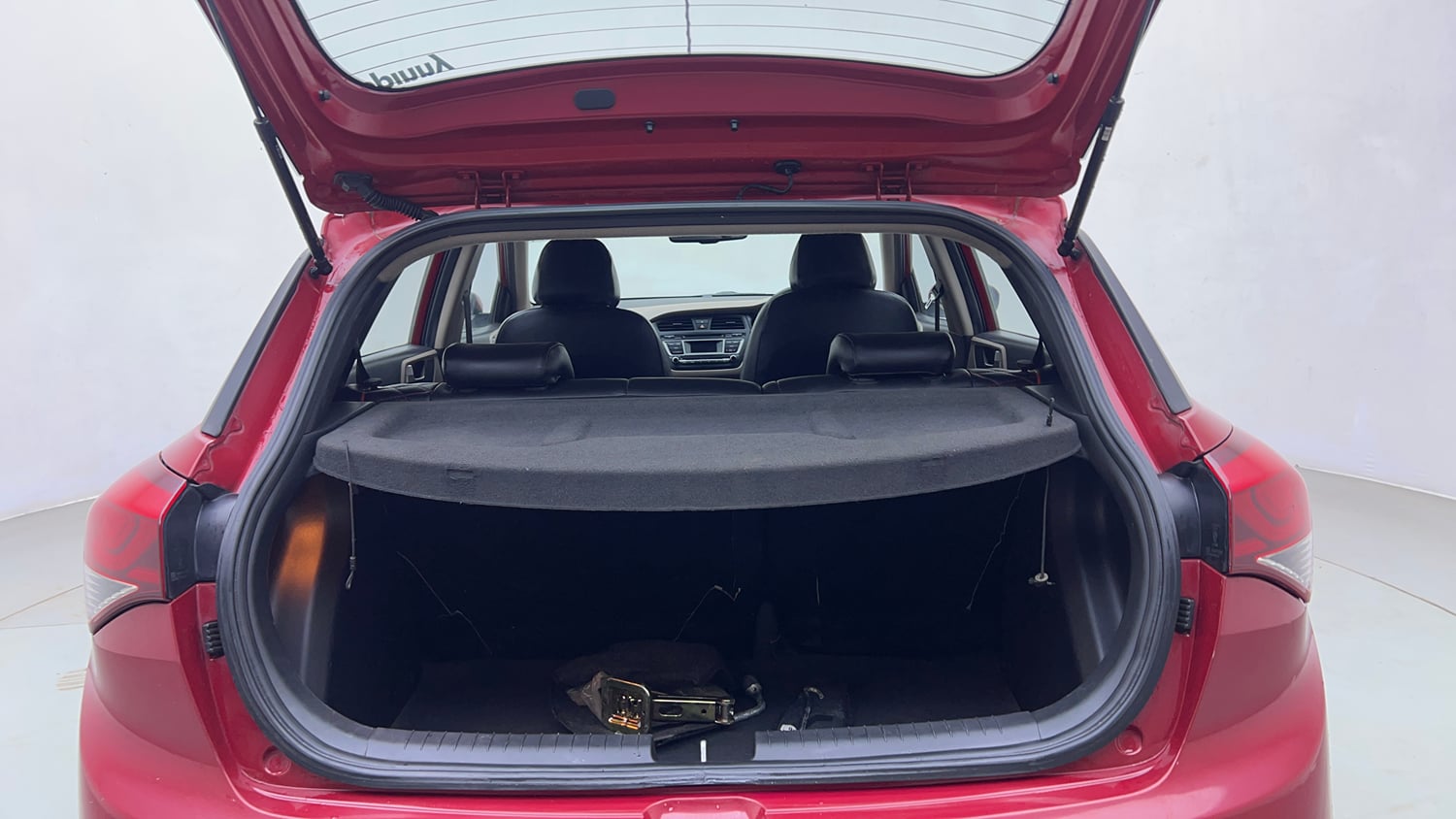 Used 2015 Hyundai Elite i20 Asta 1.2 Petrol Manual interior DICKY INSIDE VIEW