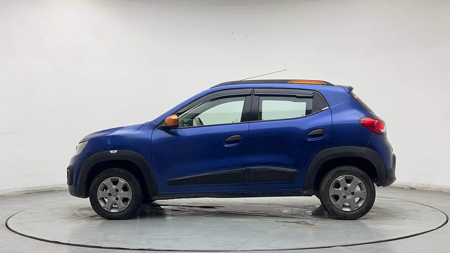 Used 2018 Renault Kwid CLIMBER 1.0 Petrol Manual exterior LEFT SIDE VIEW