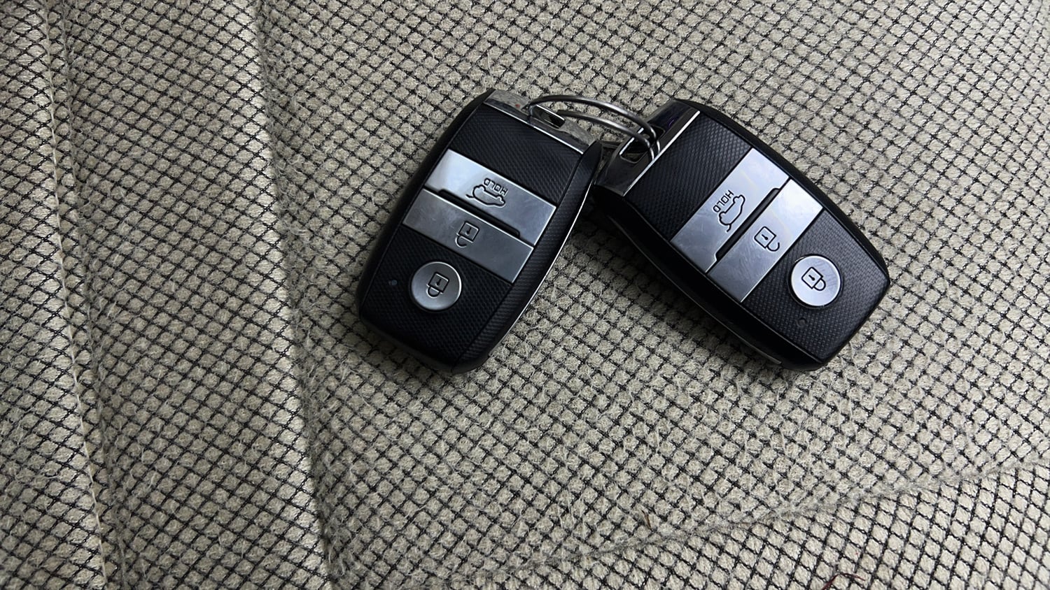 Used 2022 Kia Carens Luxury 1.4 Petrol 7 STR Petrol Manual extra CAR KEY VIEW