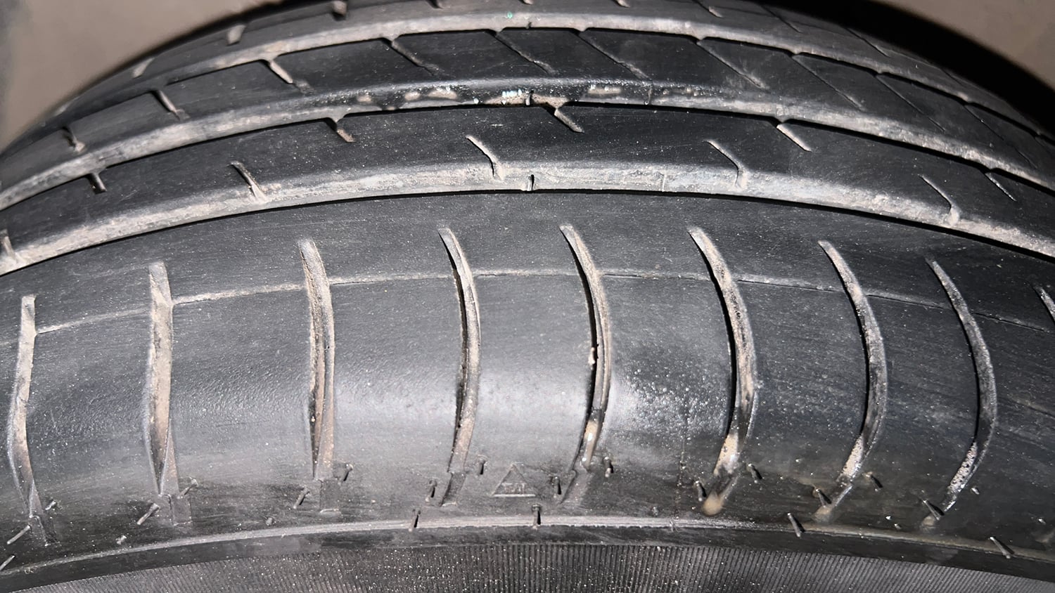 Used 2017 Hyundai Elite i20 Sportz 1.2 Petrol Manual tyres LEFT FRONT TYRE TREAD VIEW