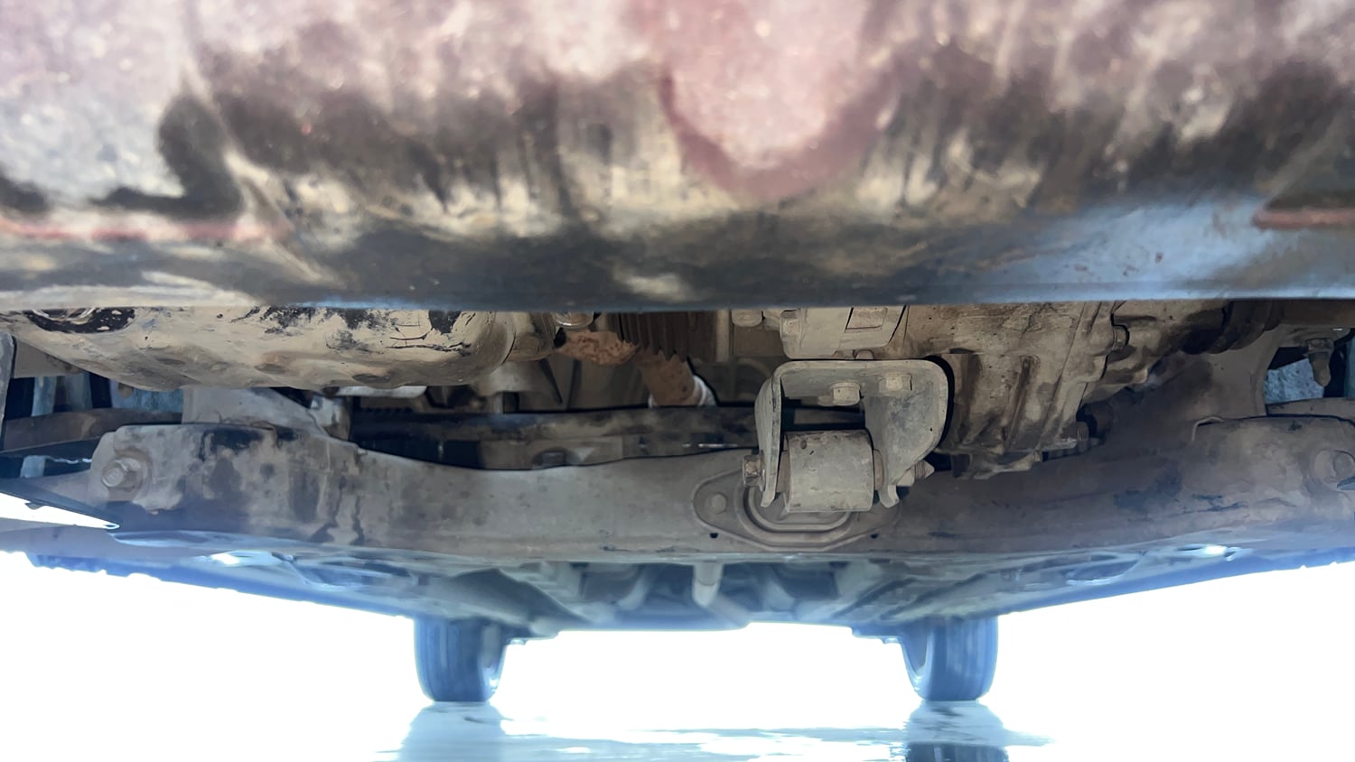 Used 2015 Hyundai Elite i20 Asta 1.2 Petrol Manual extra FRONT LEFT UNDERBODY VIEW