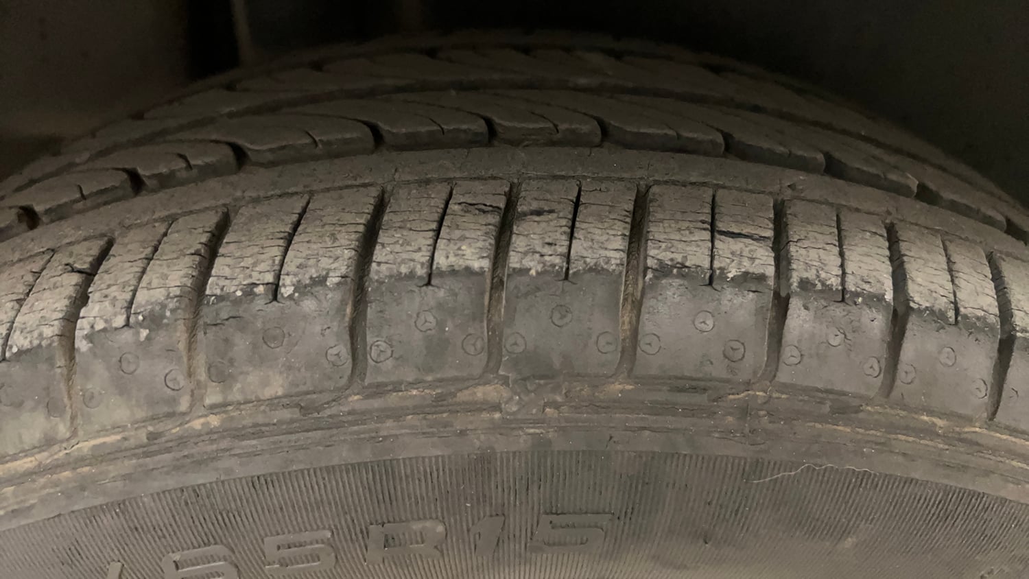 Used 2018 Maruti Suzuki Ciaz Delta 1.4 AT Petrol Automatic tyres RIGHT REAR TYRE TREAD VIEW