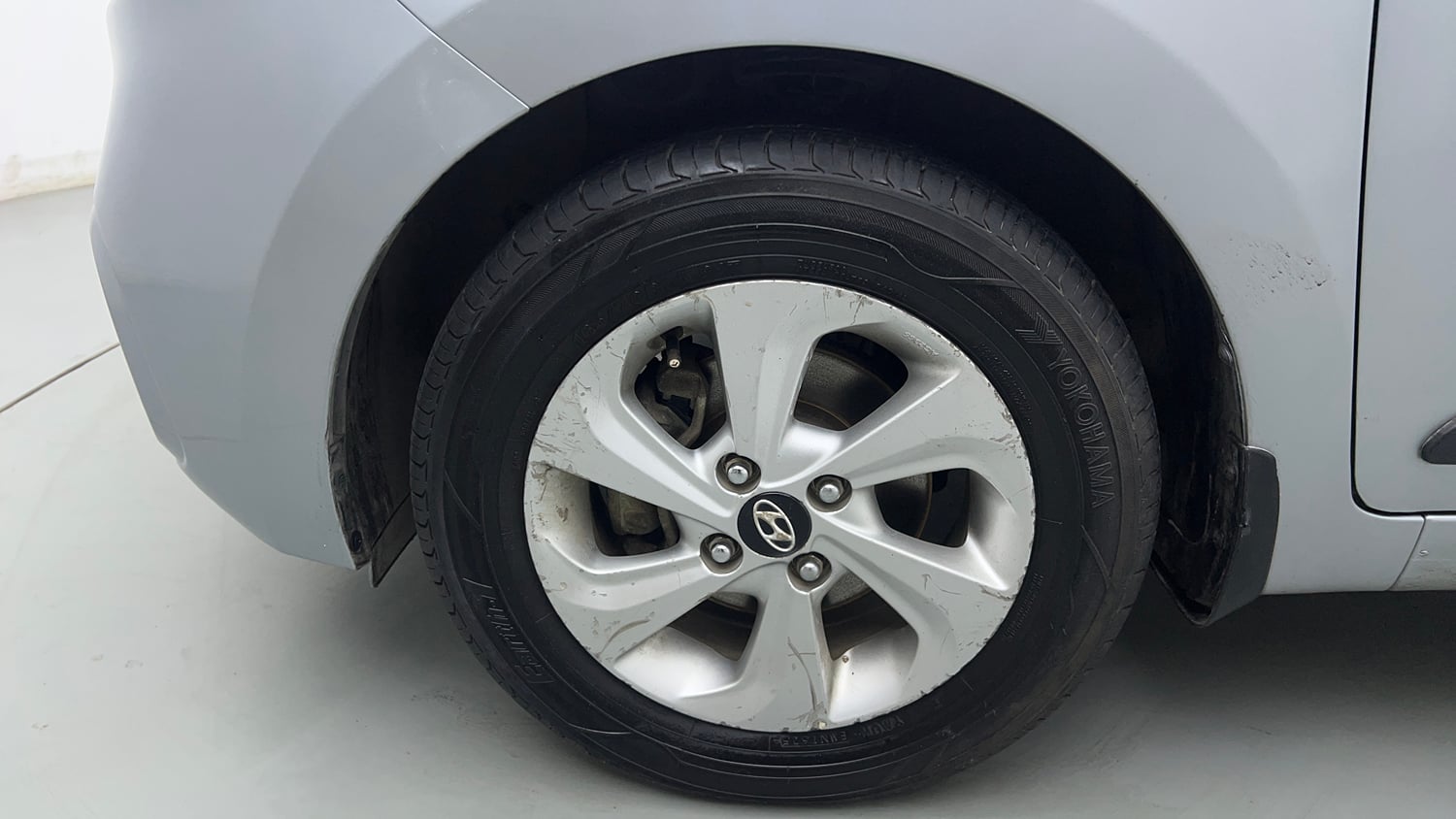 Used 2019 Hyundai Xcent SX Petrol Manual tyres LEFT FRONT TYRE RIM VIEW