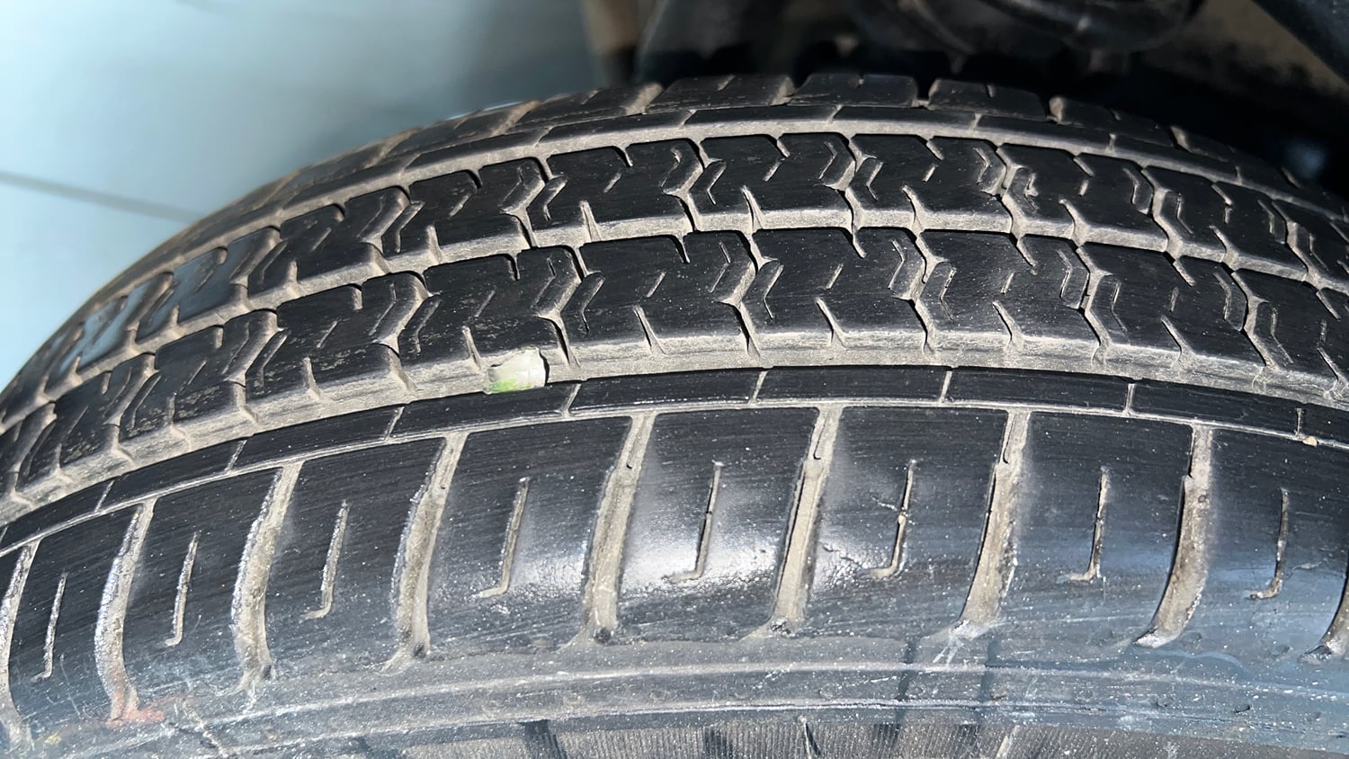 Used 2022 Maruti Suzuki Eeco 5 STR AC (O) Petrol Manual tyres RIGHT REAR TYRE TREAD VIEW