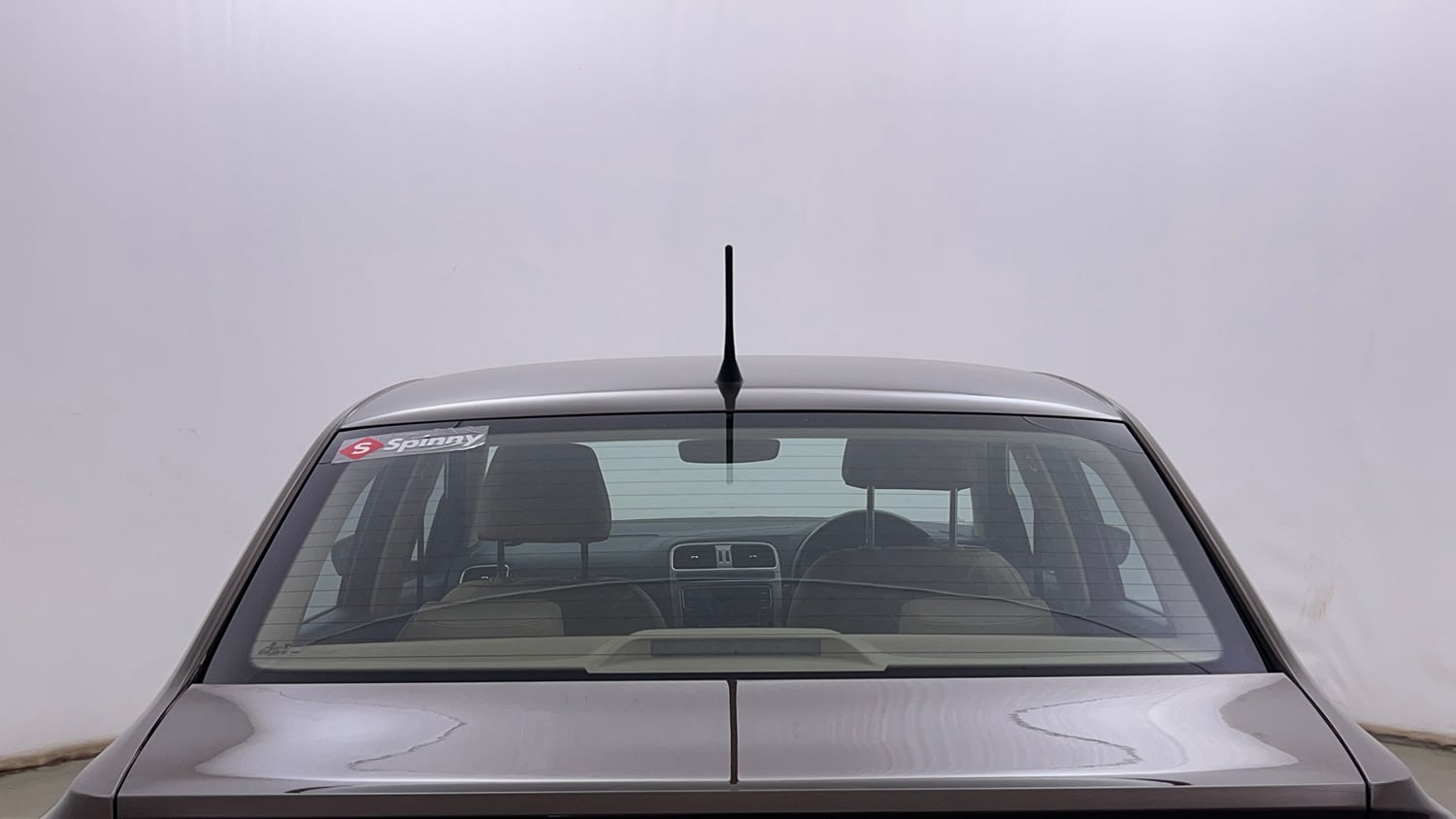 Used 2018 Volkswagen Ameo Highline1.2L Plus (P) 16 Alloy Petrol Manual exterior BACK WINDSHIELD VIEW