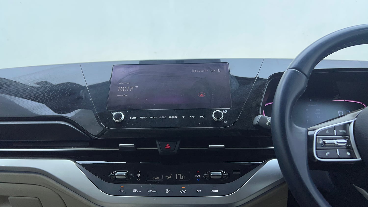 Used 2022 Kia Carens Luxury 1.4 Petrol 7 STR Petrol Manual top_features Integrated (in-dash) music system