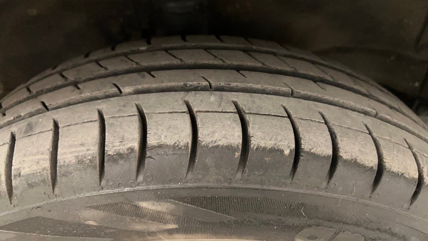 Used 2012 Maruti Suzuki Wagon R 1.0 VXi Petrol Manual tyres RIGHT FRONT TYRE TREAD VIEW