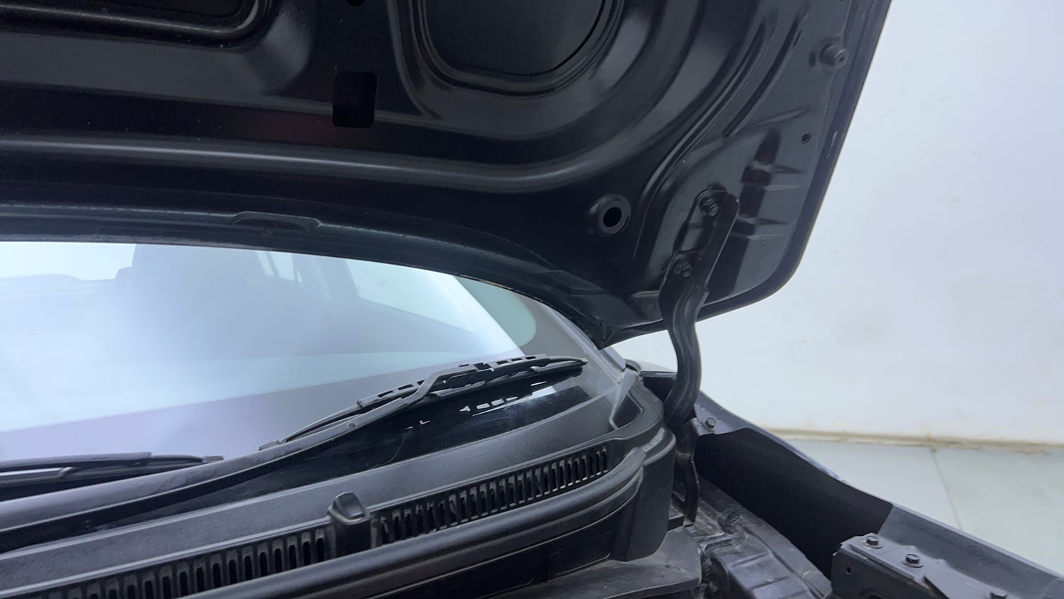 Used 2023 Hyundai Exter SX (O) 1.2 AMT Petrol Automatic engine ENGINE LEFT SIDE HINGE & APRON VIEW