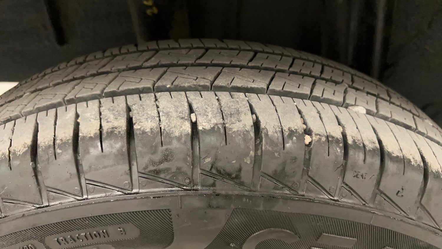 Used 2025 Renault Triber Evolution Petrol Manual tyres RIGHT REAR TYRE TREAD VIEW