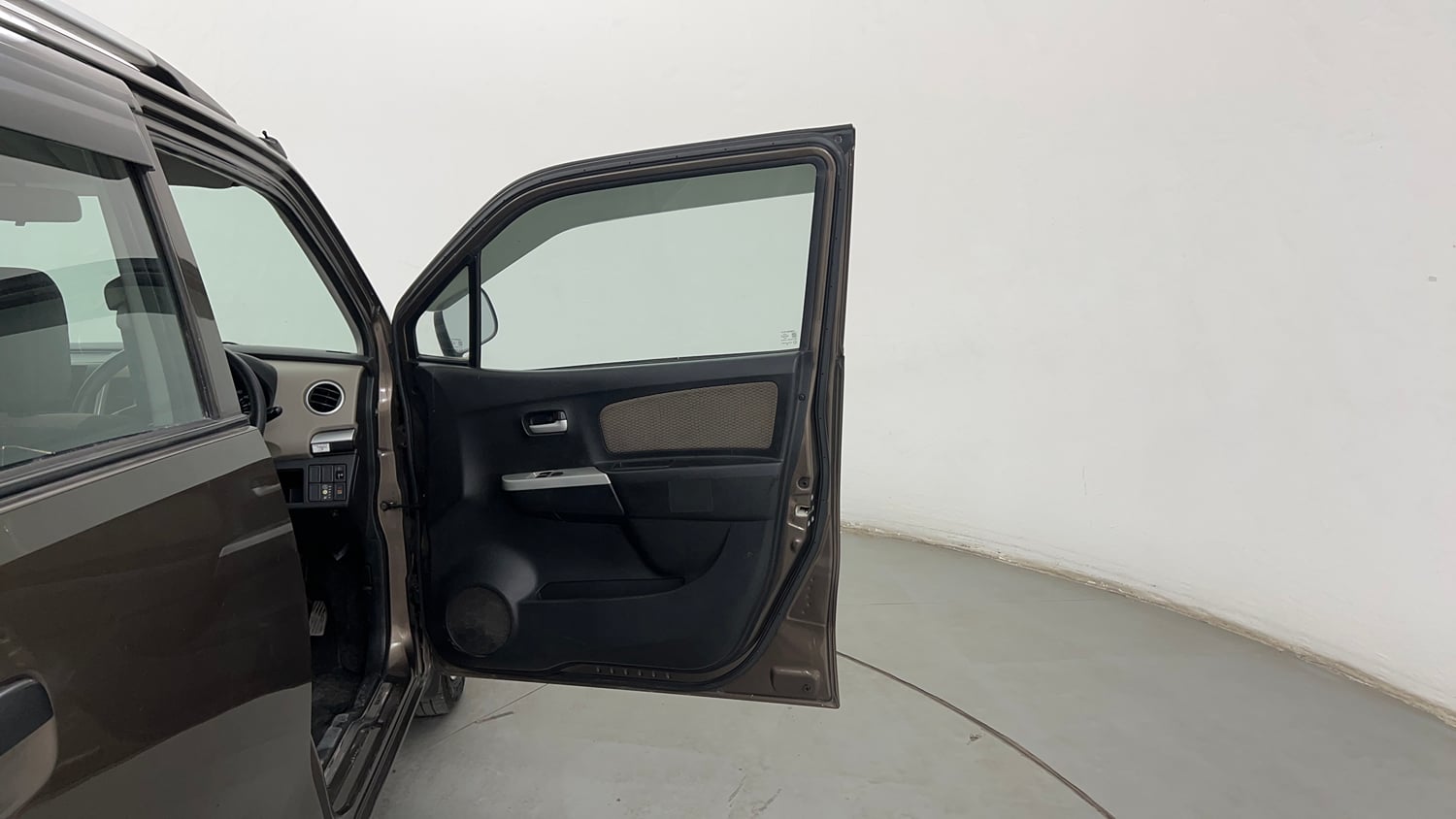 Used 2015 Maruti Suzuki Wagon R LXI CNG Cng Manual interior RIGHT FRONT DOOR OPEN VIEW