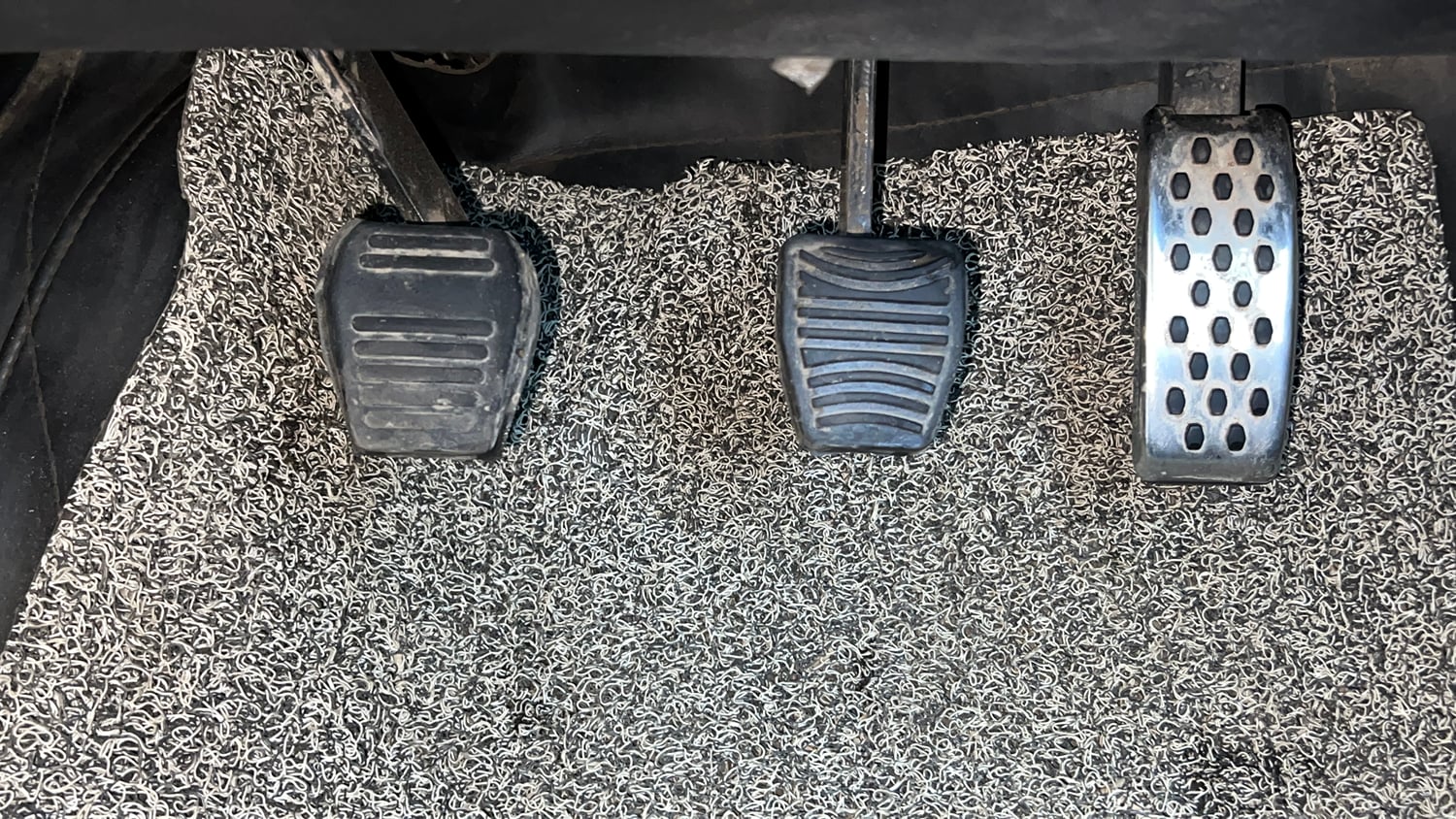 Used 2023 Mahindra XUV700 AX 3 Diesel MT 7 STR Diesel Manual interior PEDALS VIEW