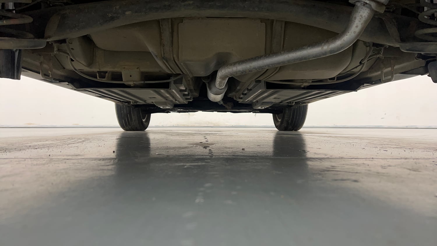 Used 2021 maruti-suzuki Vitara Brezza ZXi Petrol Manual extra REAR UNDERBODY VIEW (TAKEN FROM REAR)