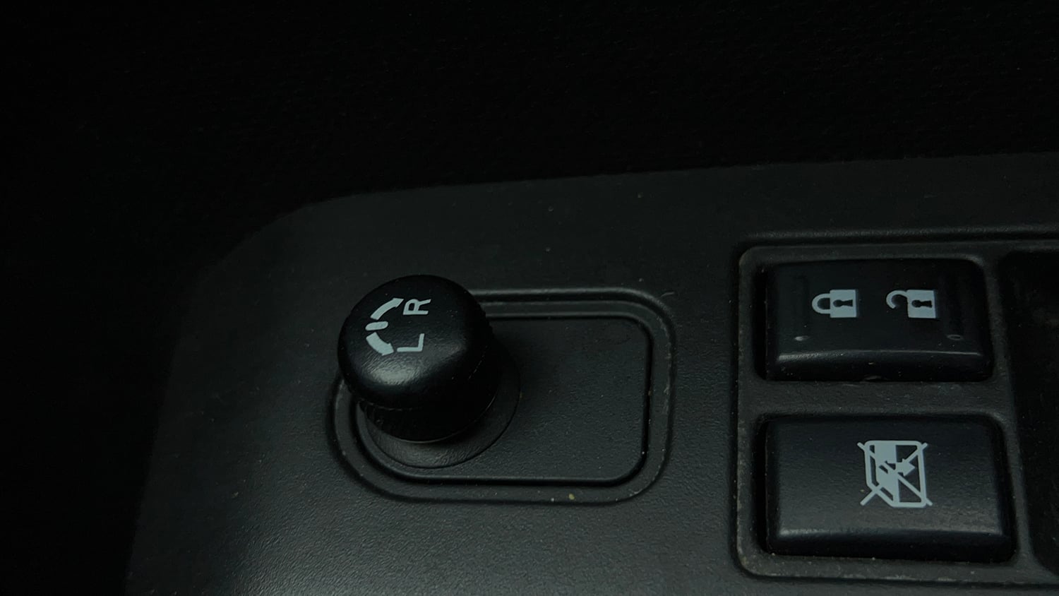 Used 2024 Maruti Suzuki Wagon R VXI 1.0 Petrol Manual top_features Adjustable ORVM