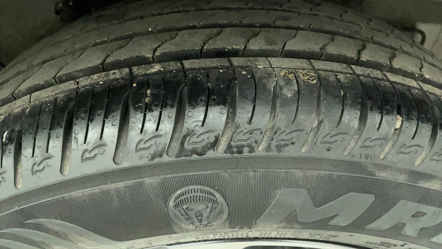 Used 2022 Hyundai Venue SX Plus 1.0 Turbo DCT Petrol Automatic tyres LEFT REAR TYRE TREAD VIEW