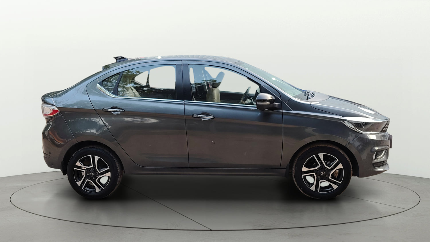 Used 2025 Tata Tigor XZ Plus LUX Petrol Manual exterior RIGHT SIDE VIEW