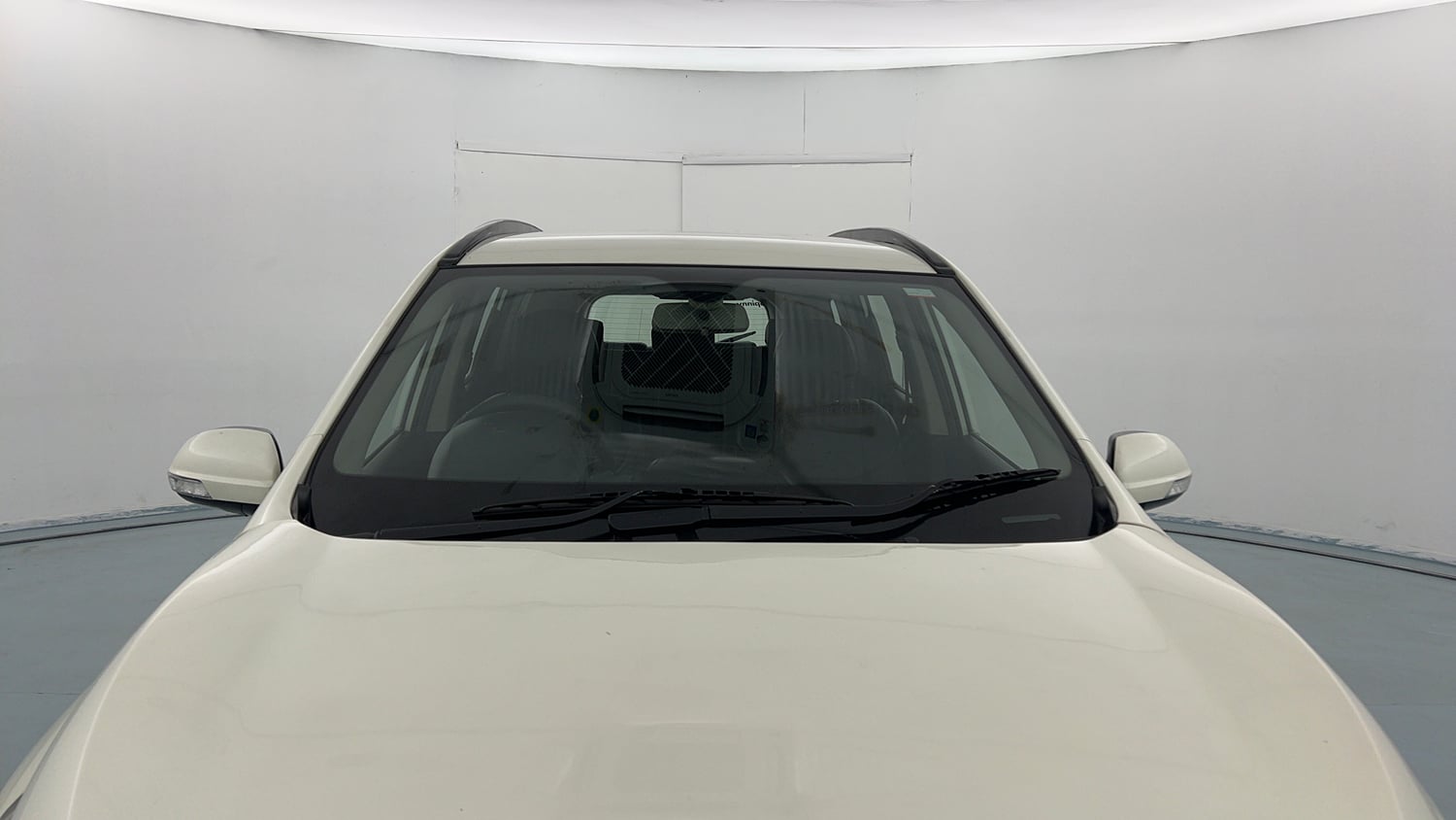 Used 2018 Mahindra XUV500 W7 AT Diesel Automatic exterior FRONT WINDSHIELD VIEW