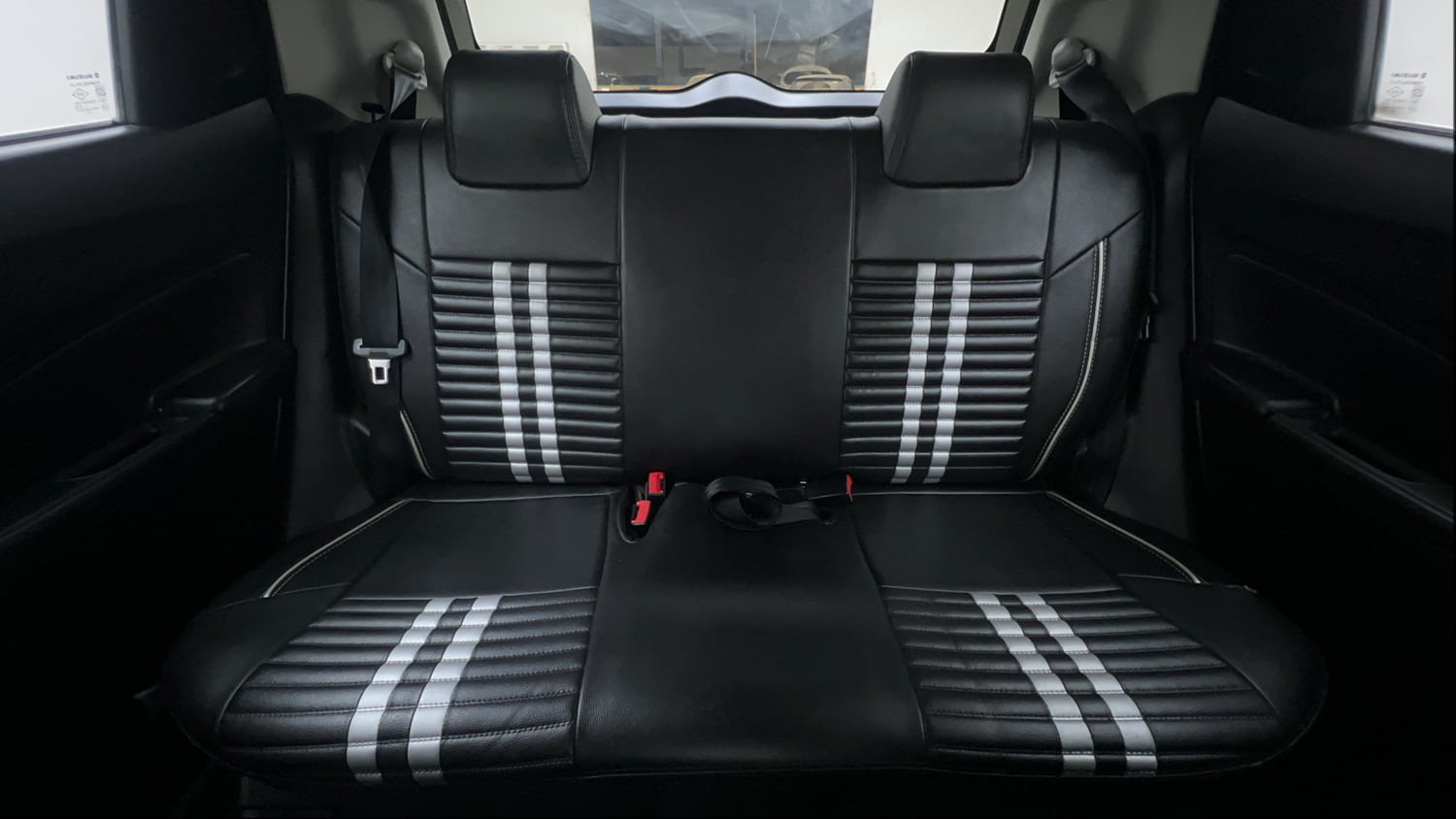 Used 2022 Maruti Suzuki Swift VXi Petrol Manual interior REAR SEAT CONDITION VIEW