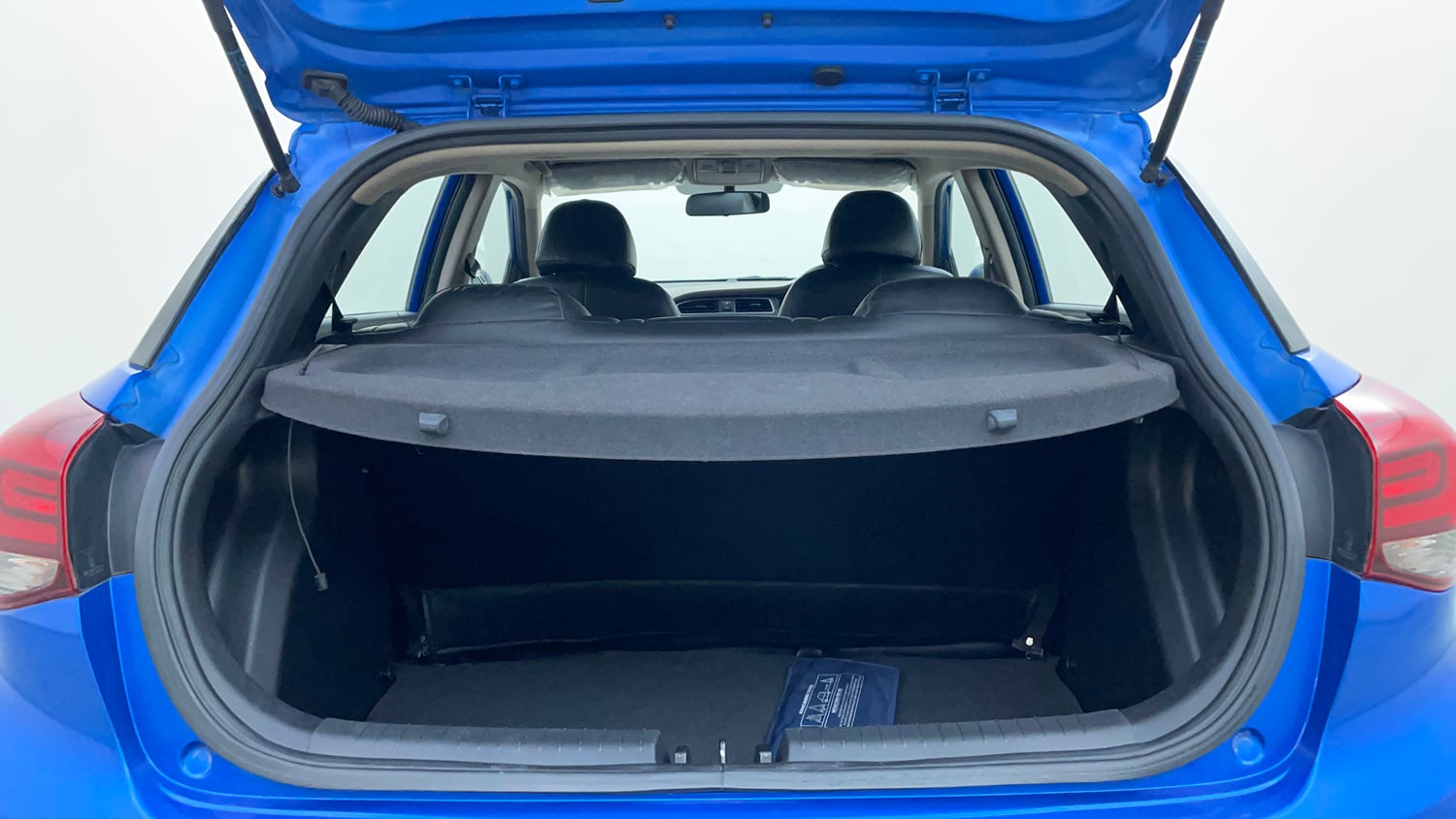 Used 2019 Hyundai Elite i20 Sportz Plus 1.2 CVT Petrol Automatic interior DICKY INSIDE VIEW