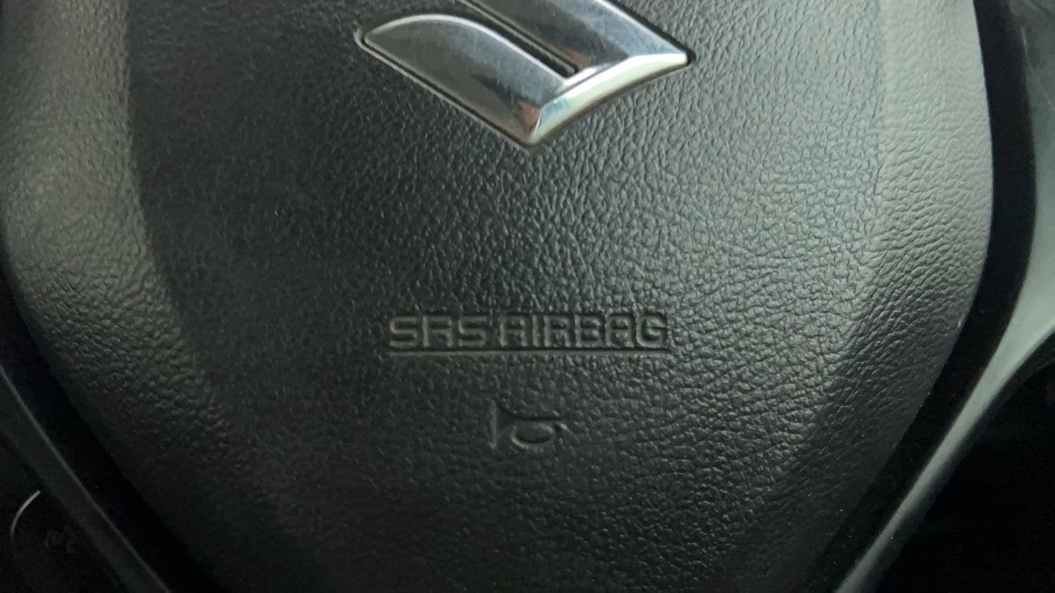 Used 2020 Maruti Suzuki Baleno Alpha Petrol Manual top_features Airbags