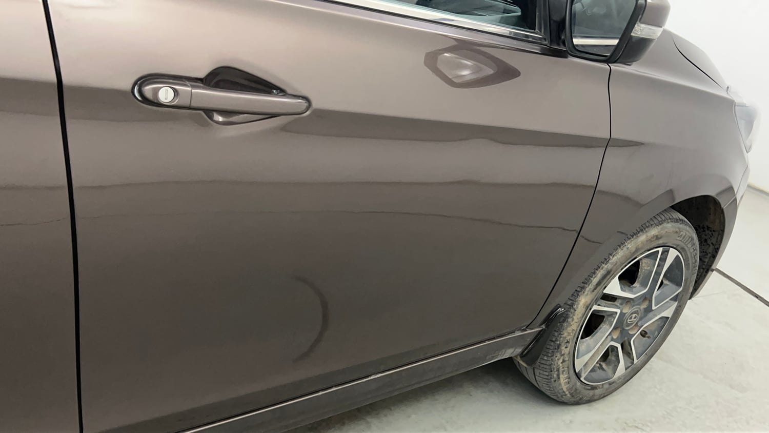 Used 2018 Tata Tigor Revotron XZA Petrol Automatic dents MINOR SCRATCH