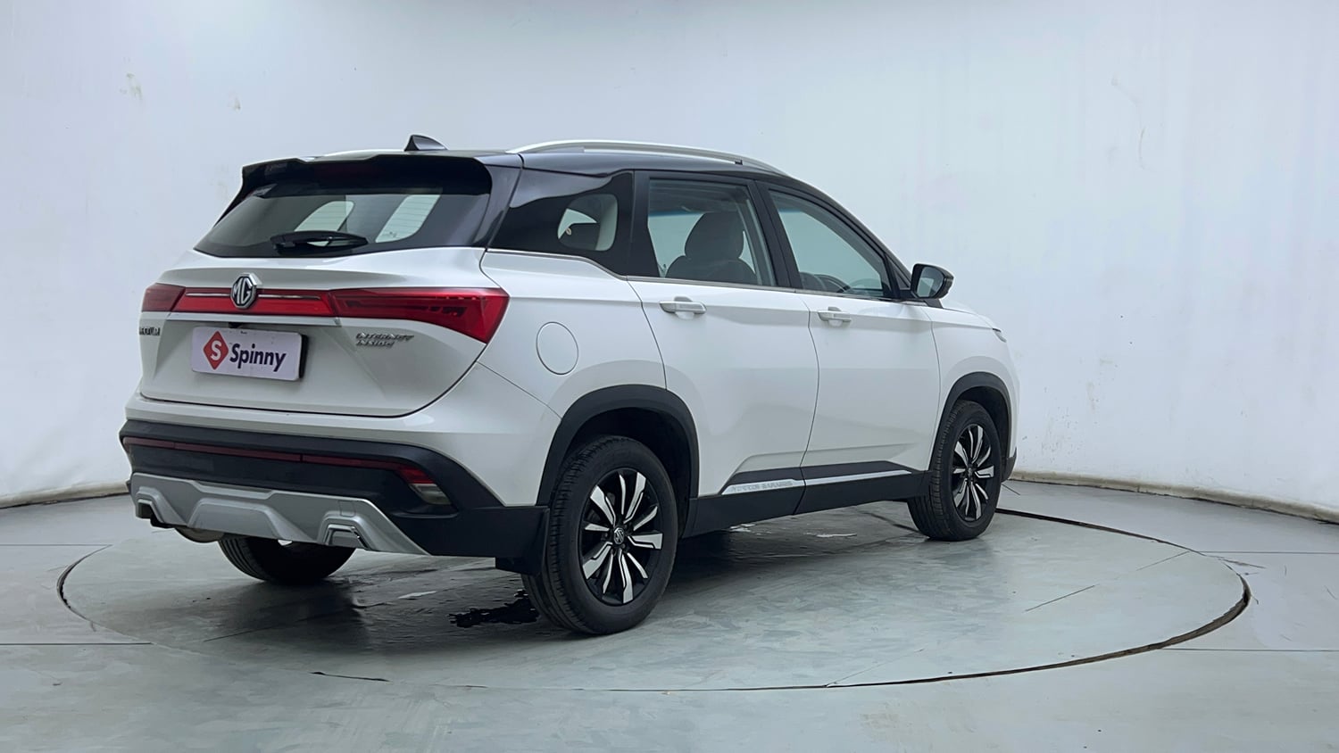 Used 2020 MG Motors Hector Sharp 2.0 Diesel Dual Tone Diesel Manual exterior RIGHT REAR CORNER VIEW