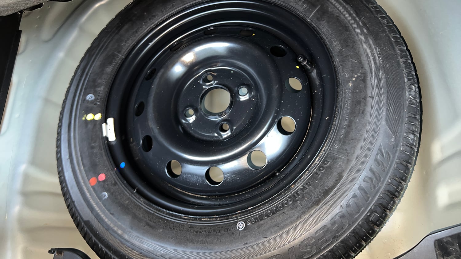 Used 2019 Maruti Suzuki Swift VXi AMT Petrol Automatic tyres SPARE TYRE VIEW
