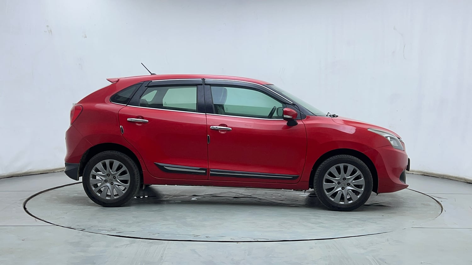 Used 2018 Maruti Suzuki Baleno Alpha 1.2 AT Petrol Automatic exterior RIGHT SIDE VIEW