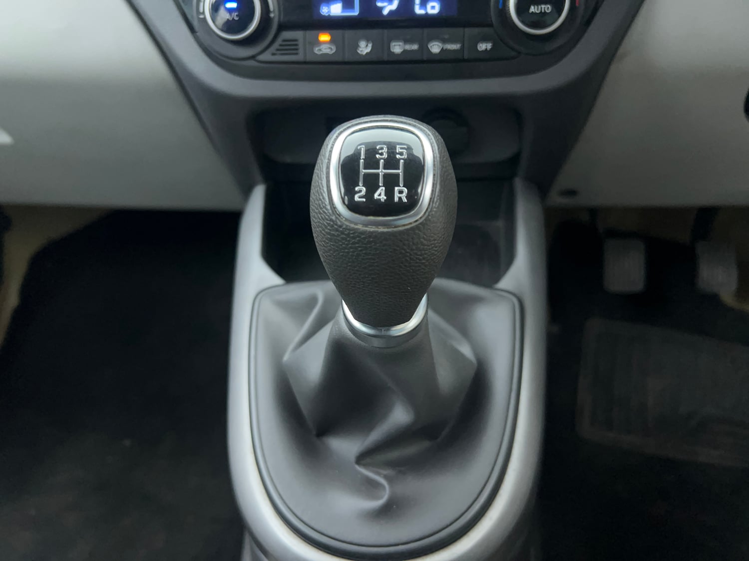 Used 2023 Hyundai Grand i10 Nios Sportz 1.2 Kappa VTVT Petrol Manual interior GEAR  KNOB VIEW