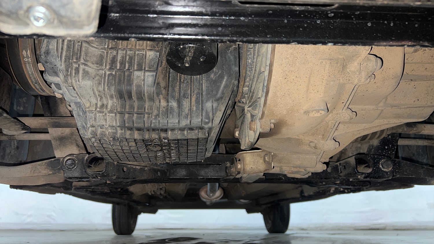 Used 2018 Renault Kwid CLIMBER 1.0 Petrol Manual extra FRONT LEFT UNDERBODY VIEW