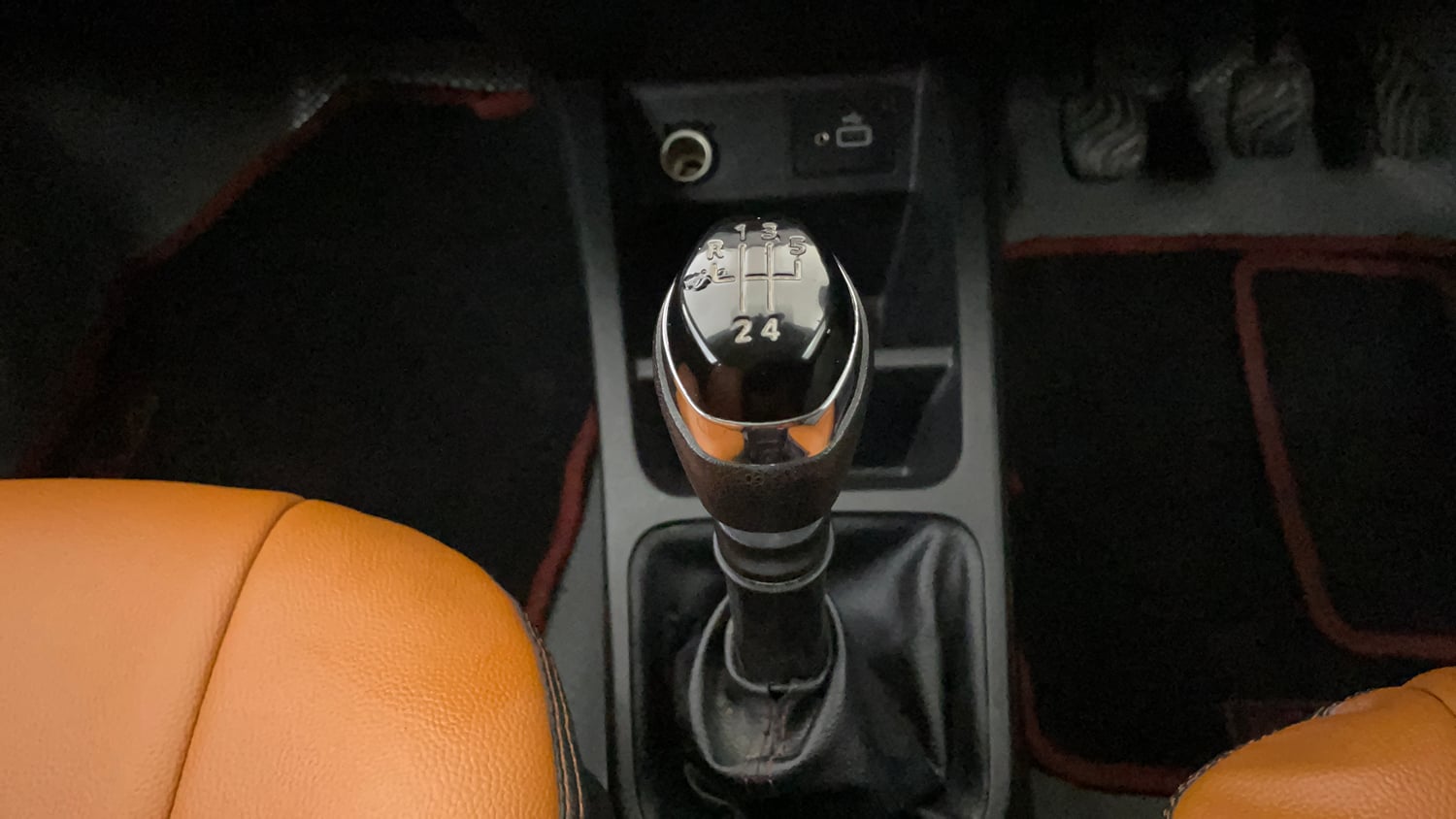 Used 2020 Renault Kwid RXT Petrol Manual interior GEAR  KNOB VIEW