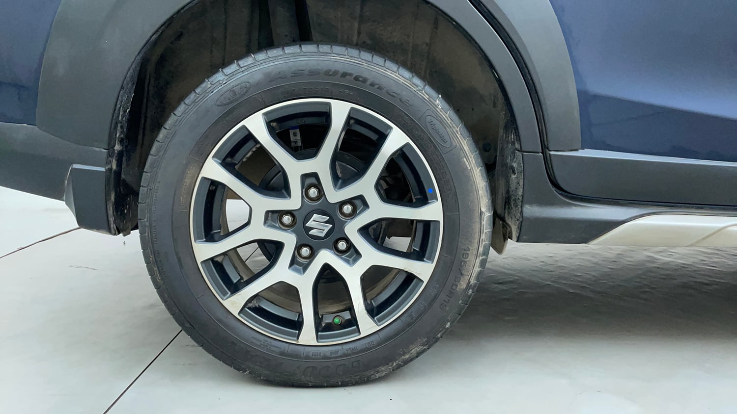 Used 2022 Maruti Suzuki XL6 Alpha Plus AT Petrol Petrol Automatic tyres RIGHT REAR TYRE RIM VIEW