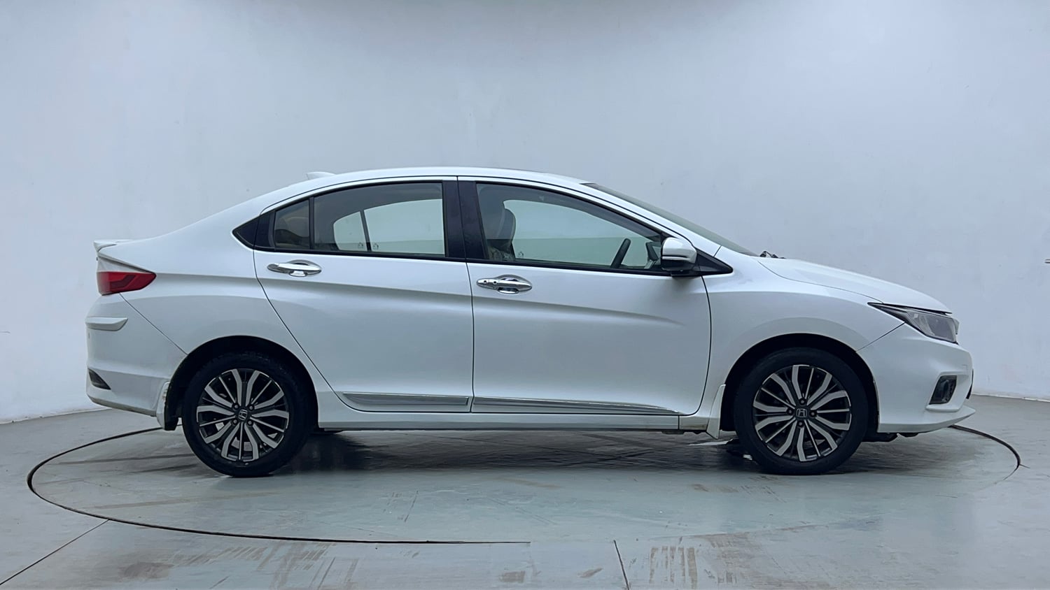 Used 2017 Honda City ZX CVT Petrol Petrol Automatic exterior RIGHT SIDE VIEW