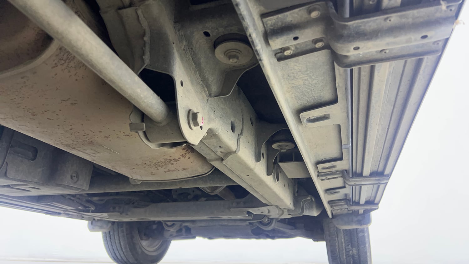 Used 2022 Mahindra Scorpio N Z8 L Petrol AT 7 STR Petrol Automatic extra REAR RIGHT UNDERBODY VIEW