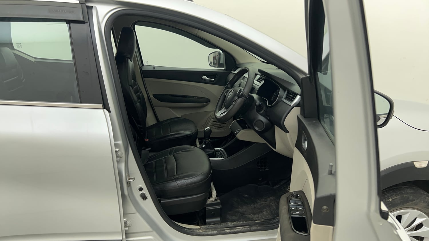 Used 2021 Renault Triber RXZ EASY-R AMT Petrol Automatic interior RIGHT SIDE FRONT DOOR CABIN VIEW