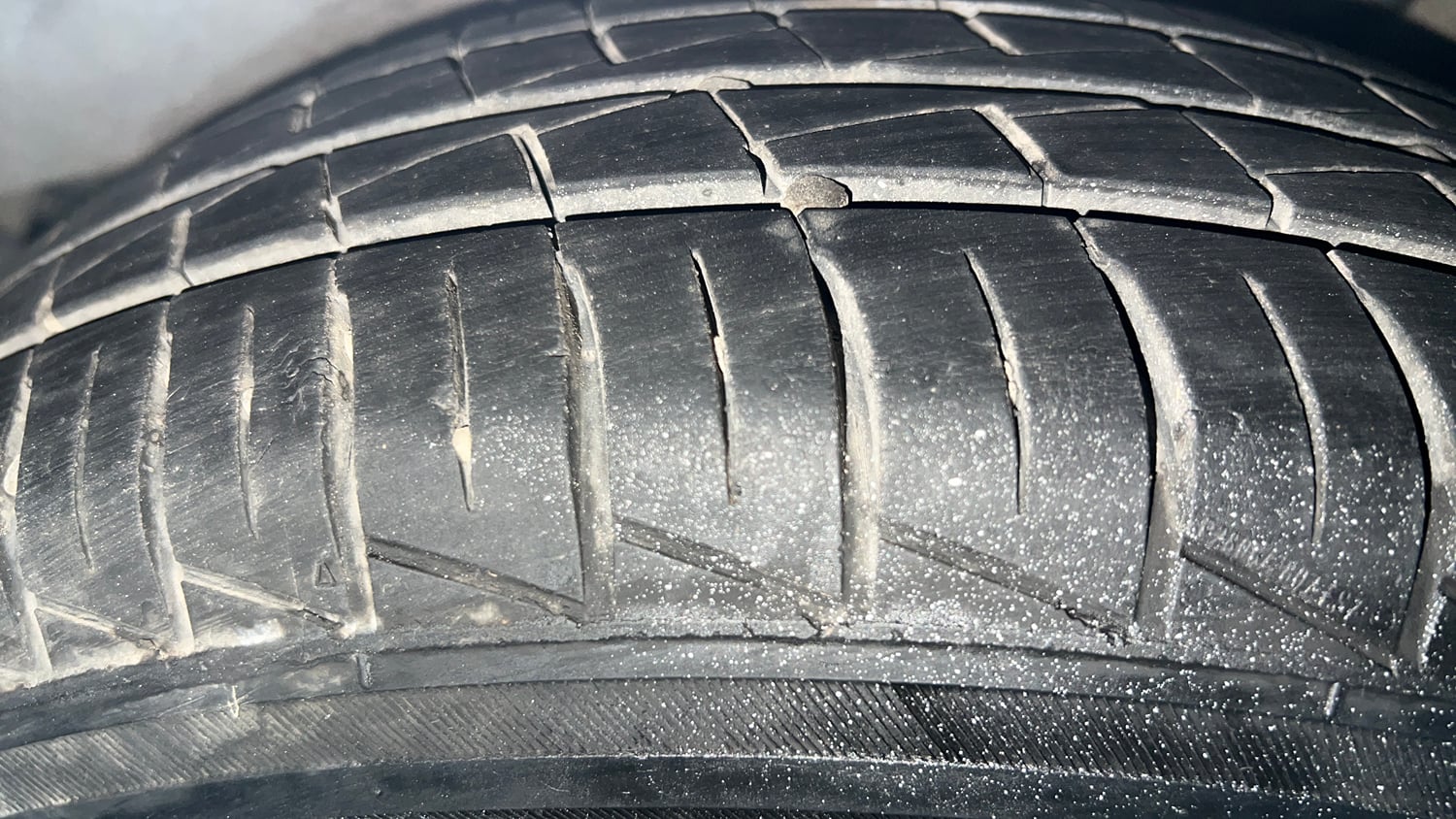 Used 2016 Hyundai Xcent S 1.2 Petrol Manual tyres LEFT REAR TYRE TREAD VIEW