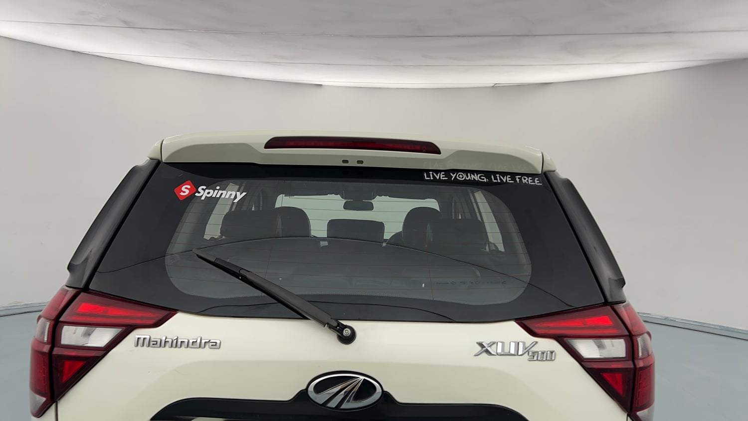 Used 2018 Mahindra XUV500 W7 AT Diesel Automatic exterior BACK WINDSHIELD VIEW