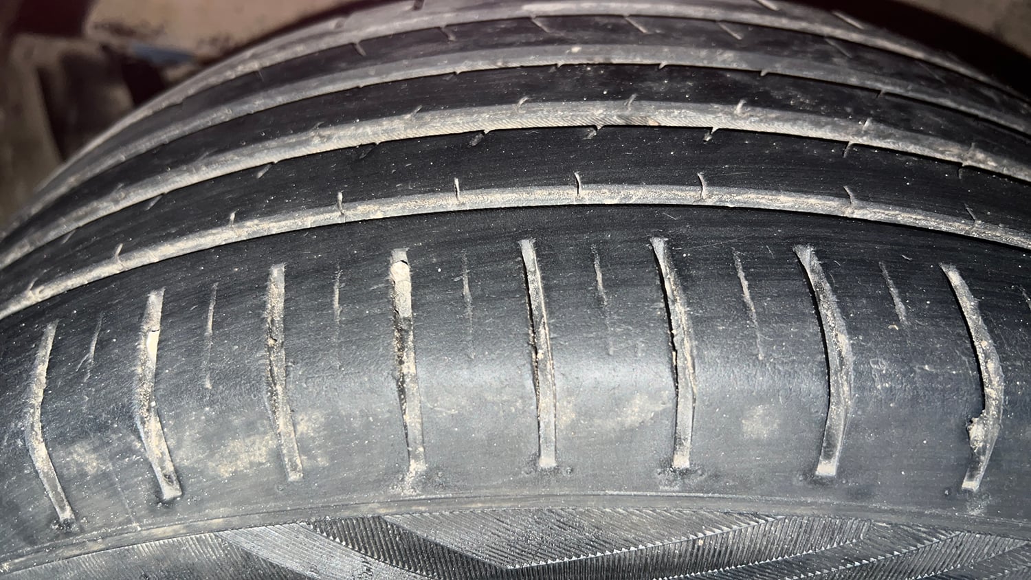 Used 2019 Toyota Glanza V CVT Petrol Automatic tyres LEFT FRONT TYRE TREAD VIEW