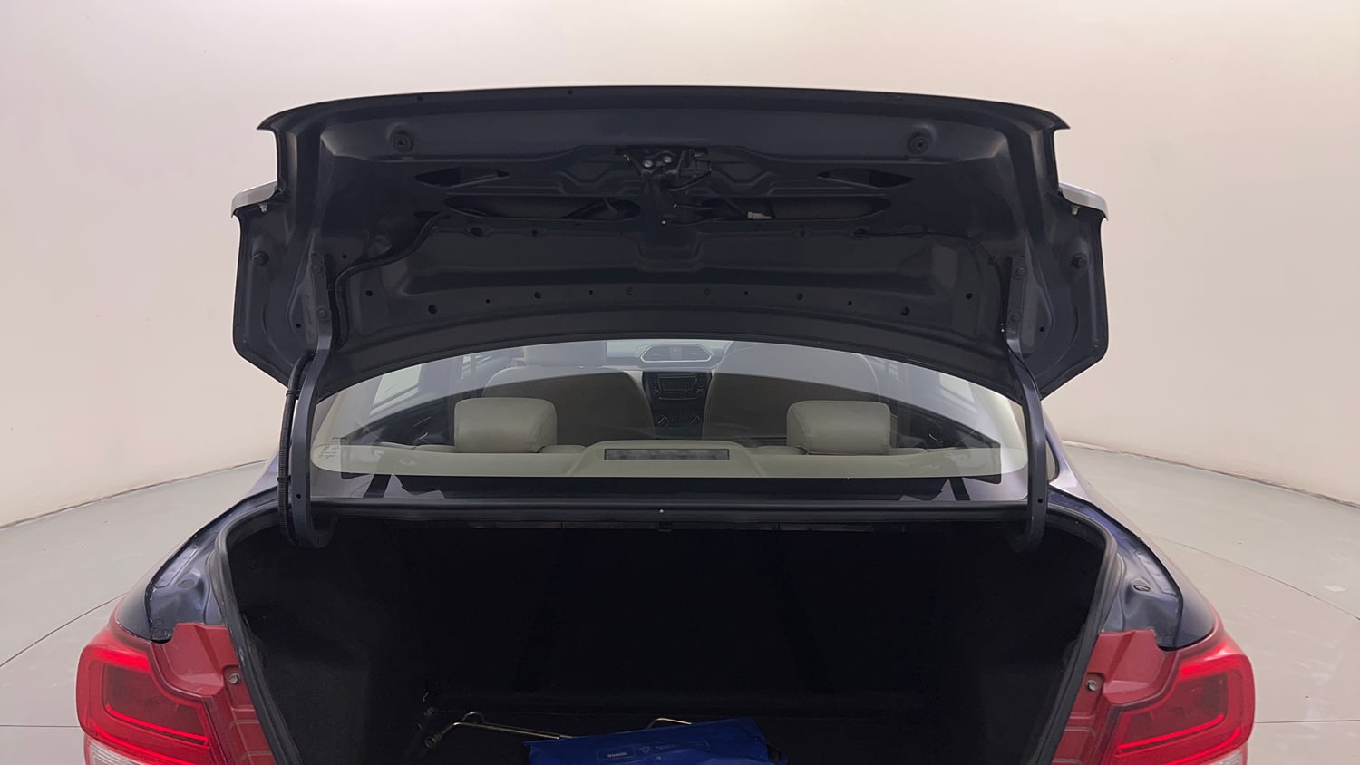 Used 2017 Maruti Suzuki Dzire VXi AMT Petrol Automatic interior DICKY DOOR OPEN VIEW