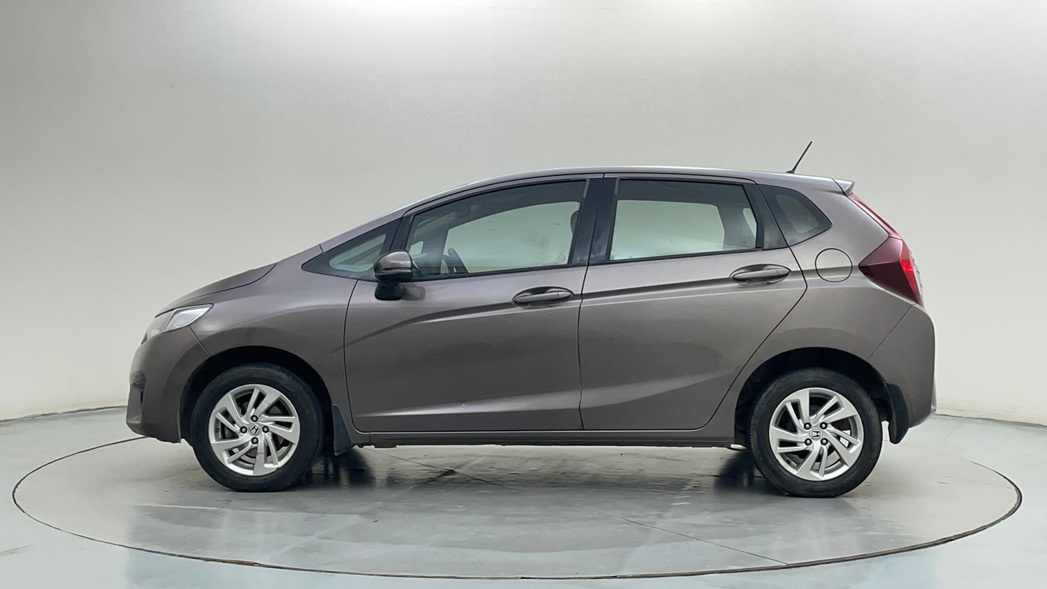 Used 2016 Honda Jazz V AT Petrol Petrol Automatic exterior LEFT SIDE VIEW