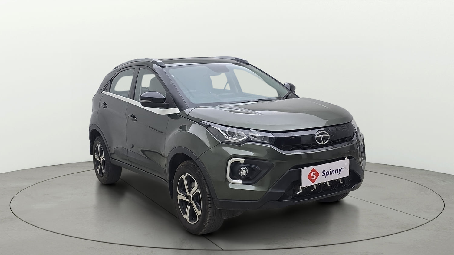 Used 2023 Tata Nexon XZ Plus LUXS Petrol Manual exterior RIGHT FRONT CORNER VIEW