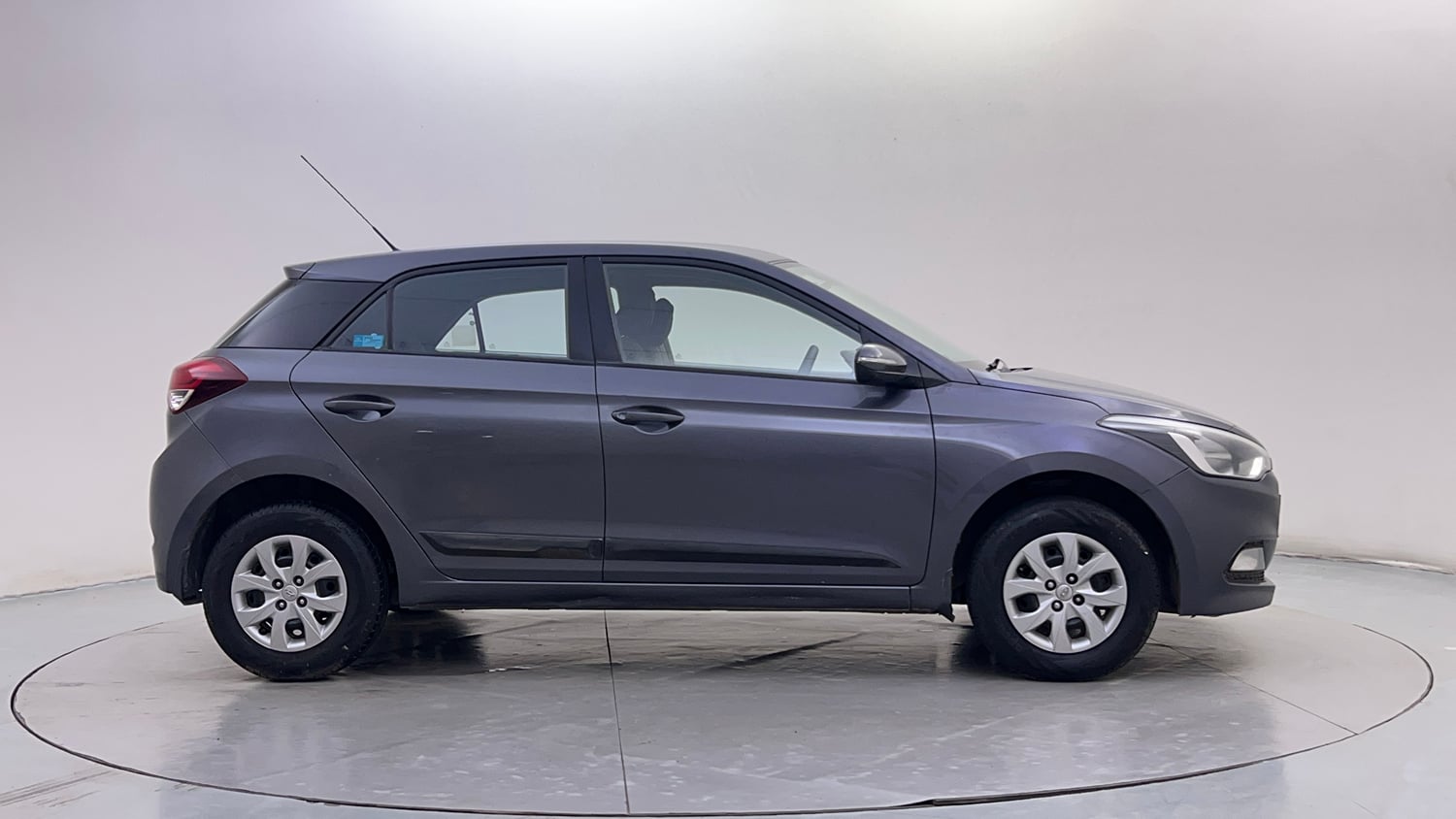 Used 2017 Hyundai Elite i20 Sportz 1.2 Petrol Manual exterior RIGHT SIDE VIEW