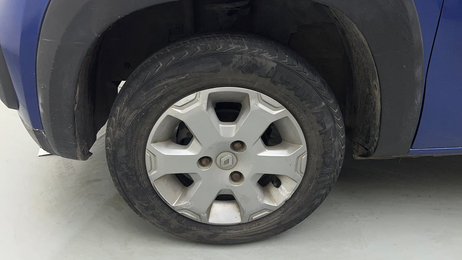 Used 2018 Renault Kwid CLIMBER 1.0 Petrol Manual tyres LEFT FRONT TYRE RIM VIEW