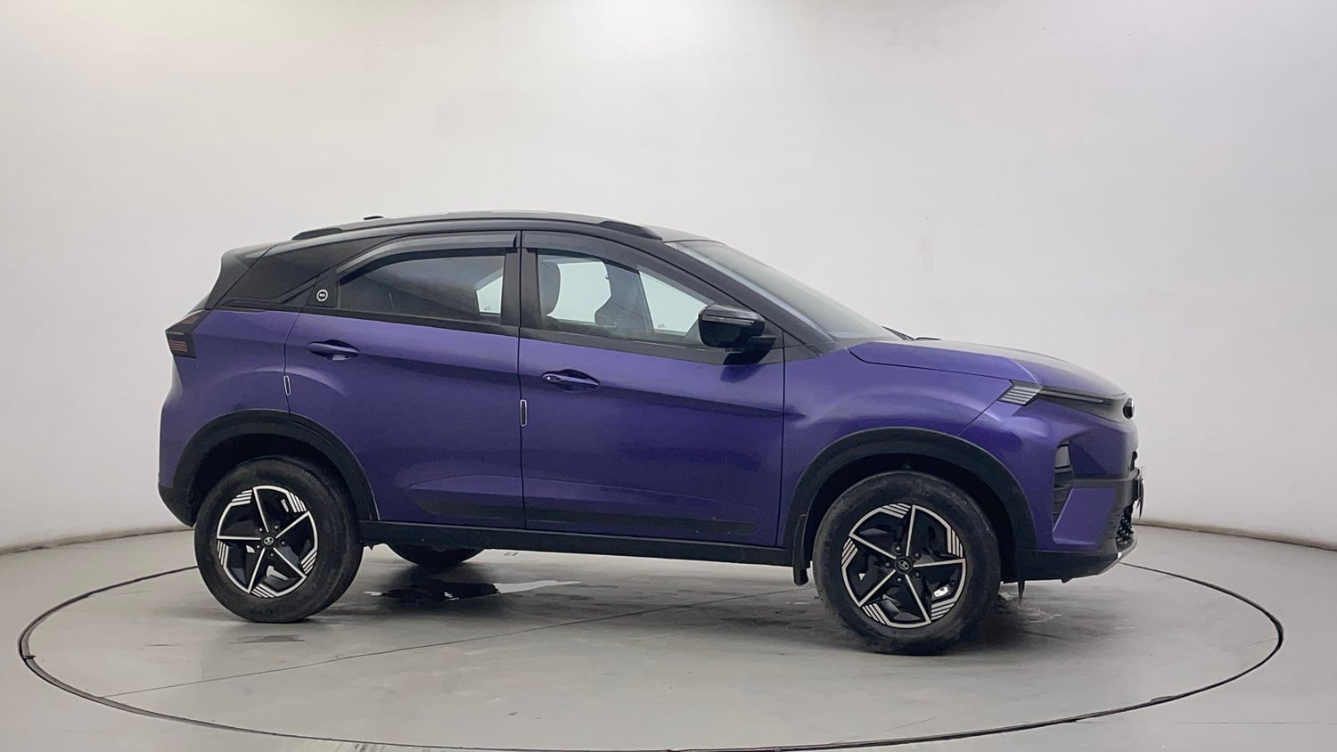 Used 2023 Tata Nexon Fearless Plus S Purple 1.2 Revotron Petrol 7DCA Dual Tone Petrol Automatic exterior RIGHT SIDE VIEW