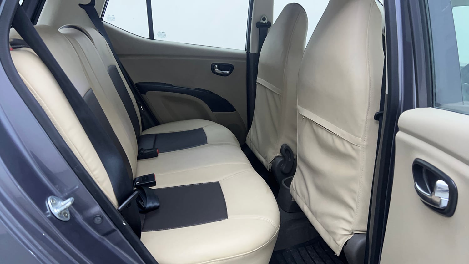 Used 2016 Hyundai i10 Sportz 1.1 iRDE2 Petrol Manual interior RIGHT SIDE REAR DOOR CABIN VIEW