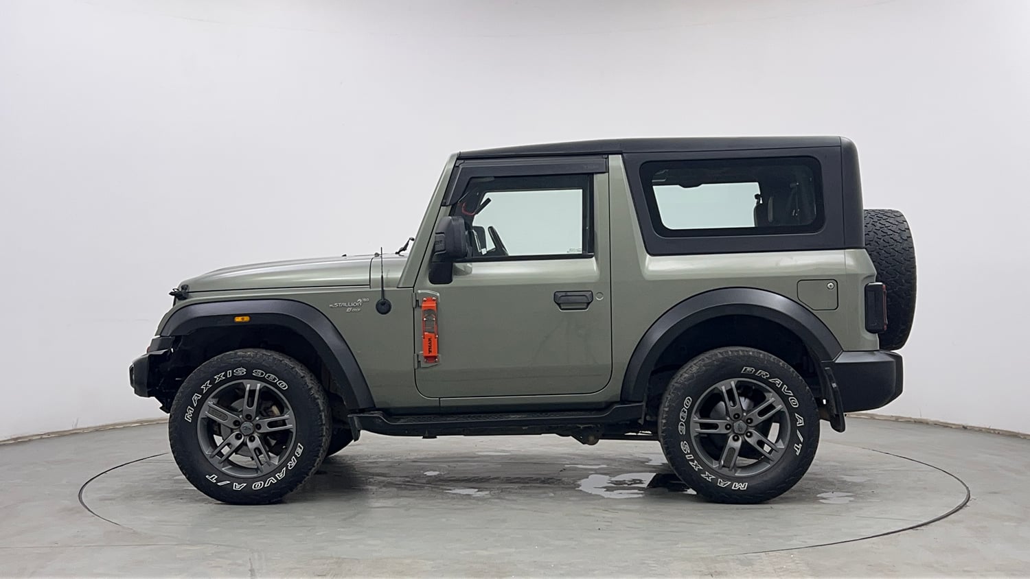 Used 2022 mahindra Thar LX Hard Top Petrol AT 4WD Petrol Automatic exterior LEFT SIDE VIEW