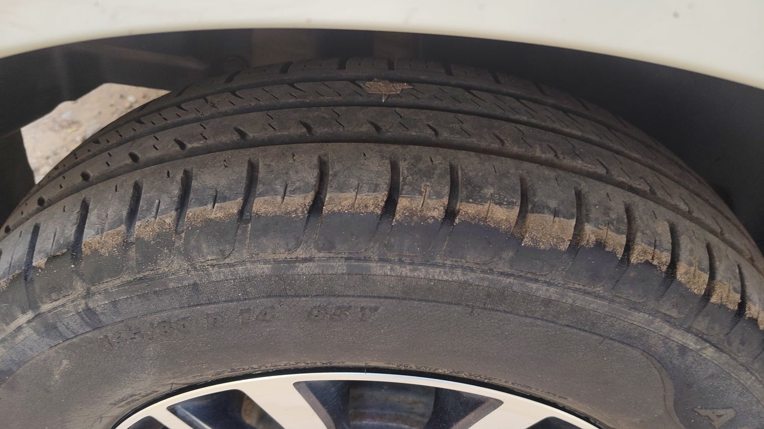 Used 2020 Maruti Suzuki Dzire VXi AMT Petrol Automatic tyres RIGHT REAR TYRE TREAD VIEW